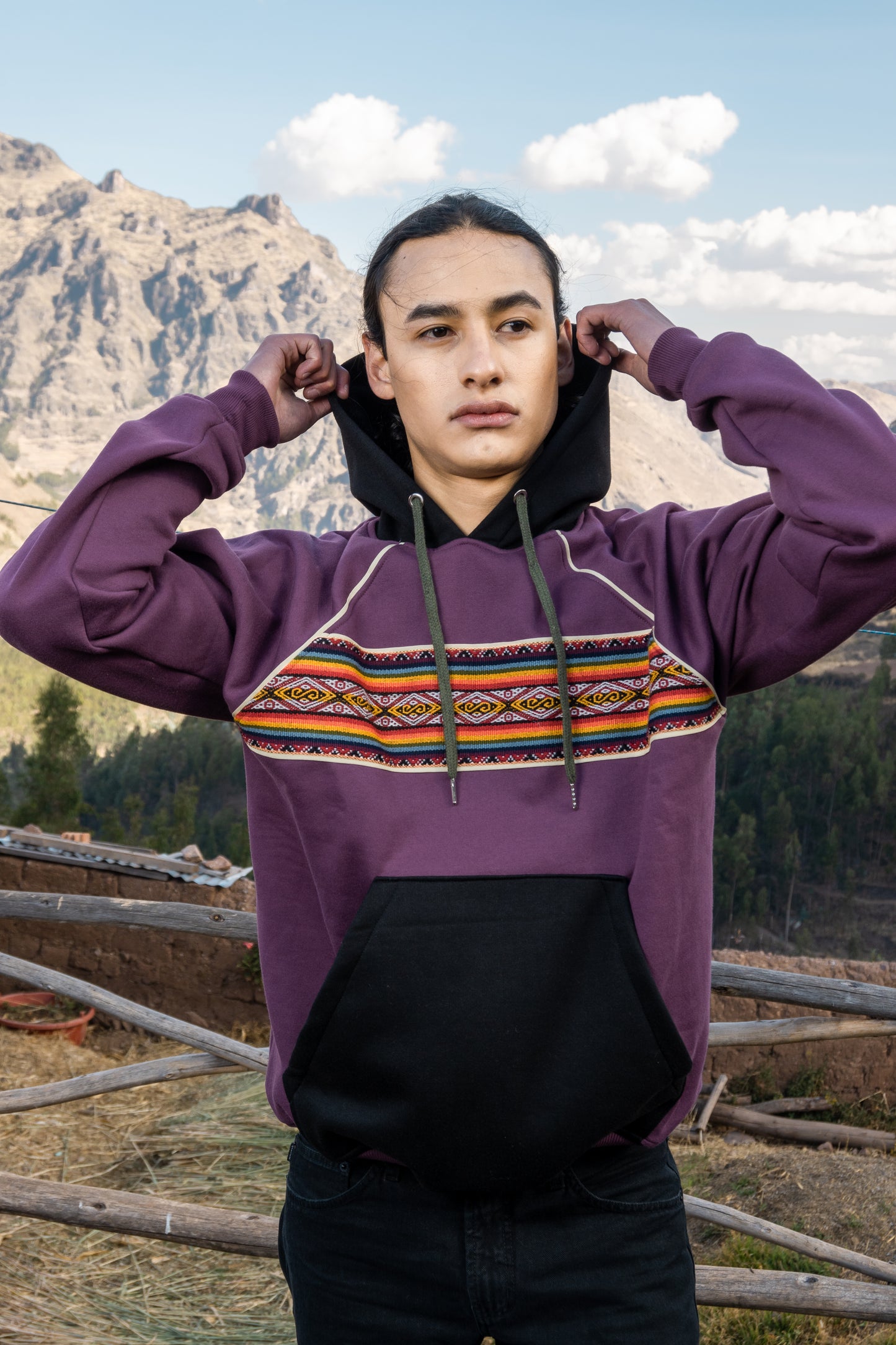 POLERA RANGLA CON CAPUCHA