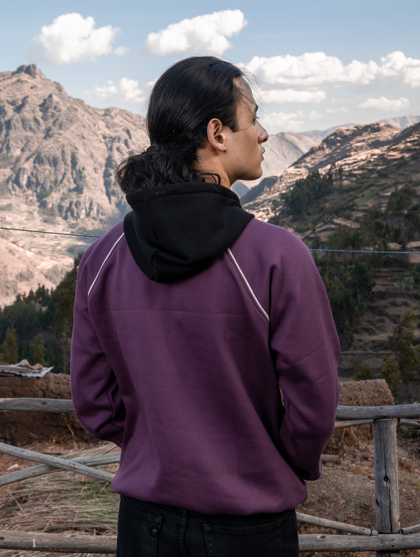 POLERA RANGLA CON CAPUCHA